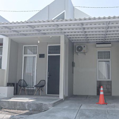 Villa Ku Villa Mu Semarang Exterior photo